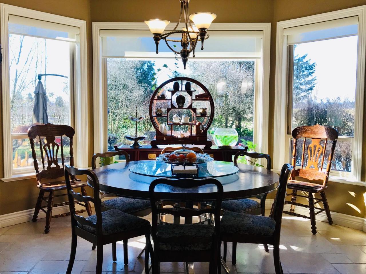 Cedar Manor Bed And Breakfast Pitt Meadows Extérieur photo
