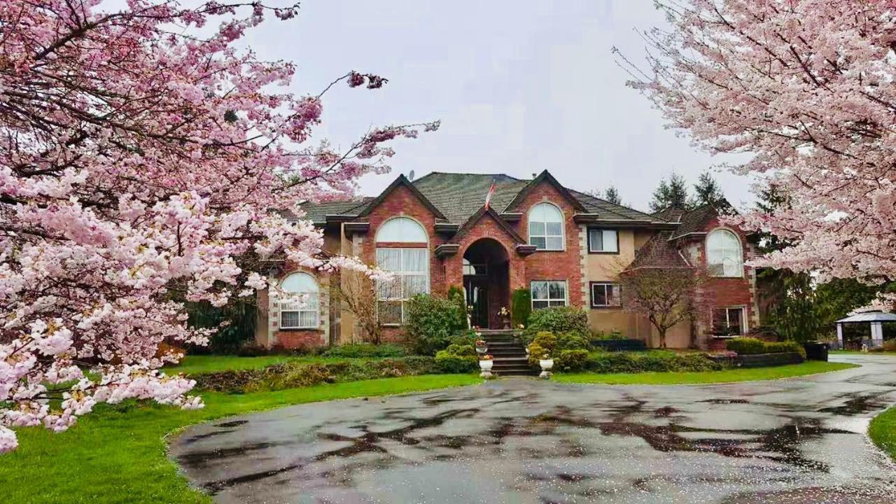 Cedar Manor Bed And Breakfast Pitt Meadows Extérieur photo